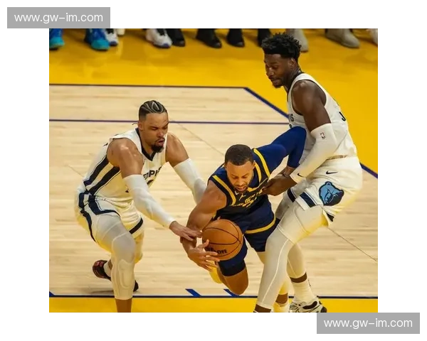 史诗对决：2015勇士vs灰熊，王朝初升与硬汉不屈的碰撞